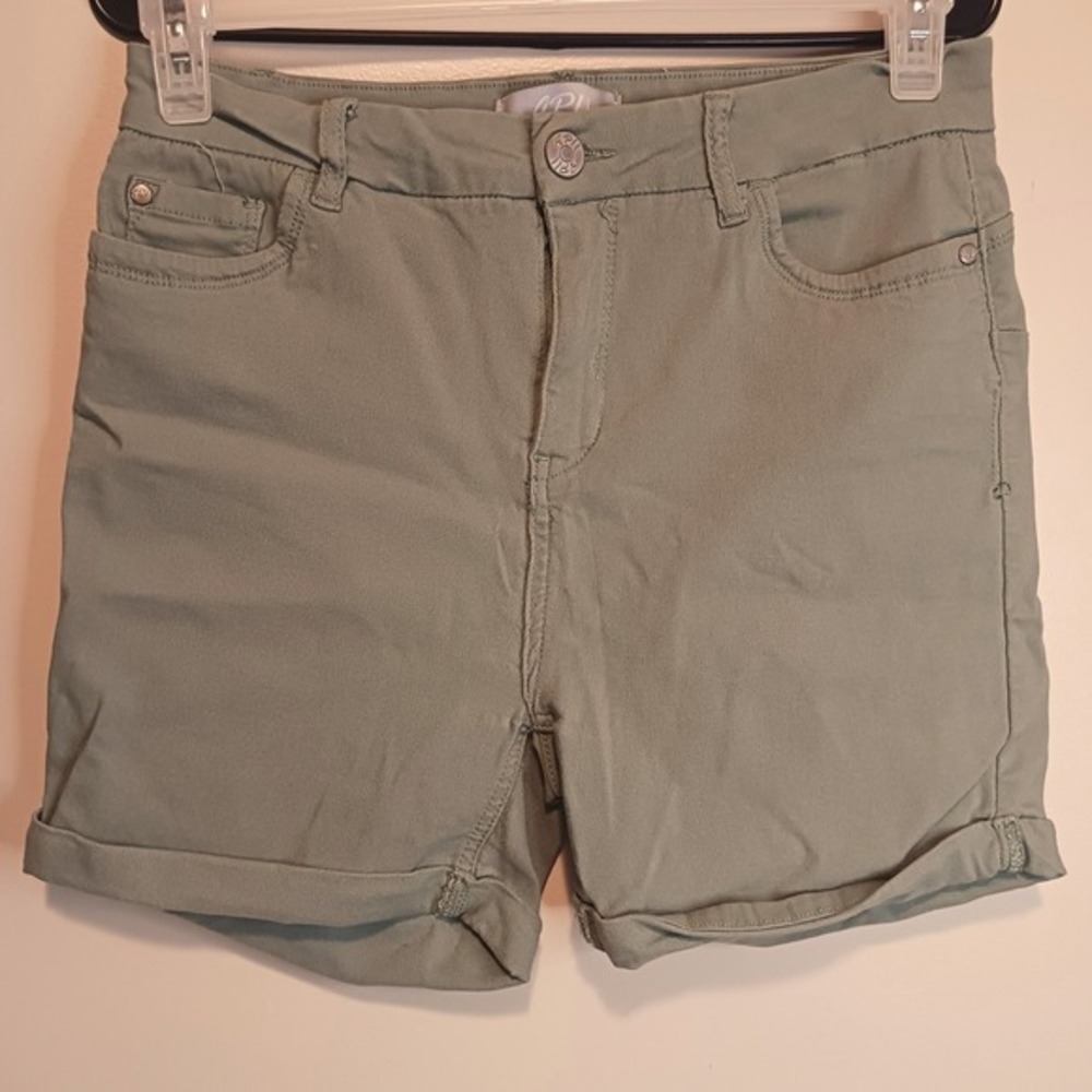 API Womens Sage Green Cuffed Casual Shorts Olive Size 14 Five Pocket Zip‎ Fly